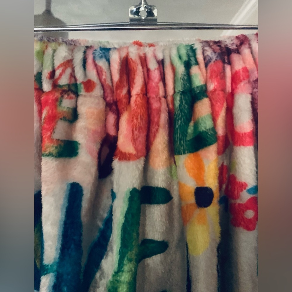 Natural Life “Love” Towel Wrap•Multicolor•
Ruffle Hem•Velcro•Size S/M •NWT - Picture 5 of 13